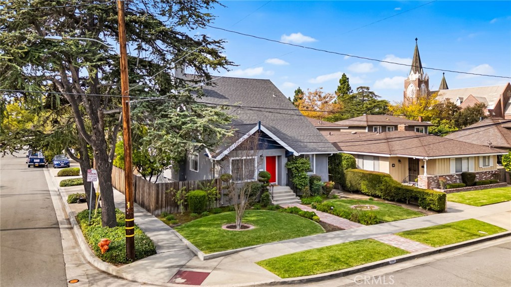 236 South Shaffer Street Orange, CA 92866 - Photo 9 of 63