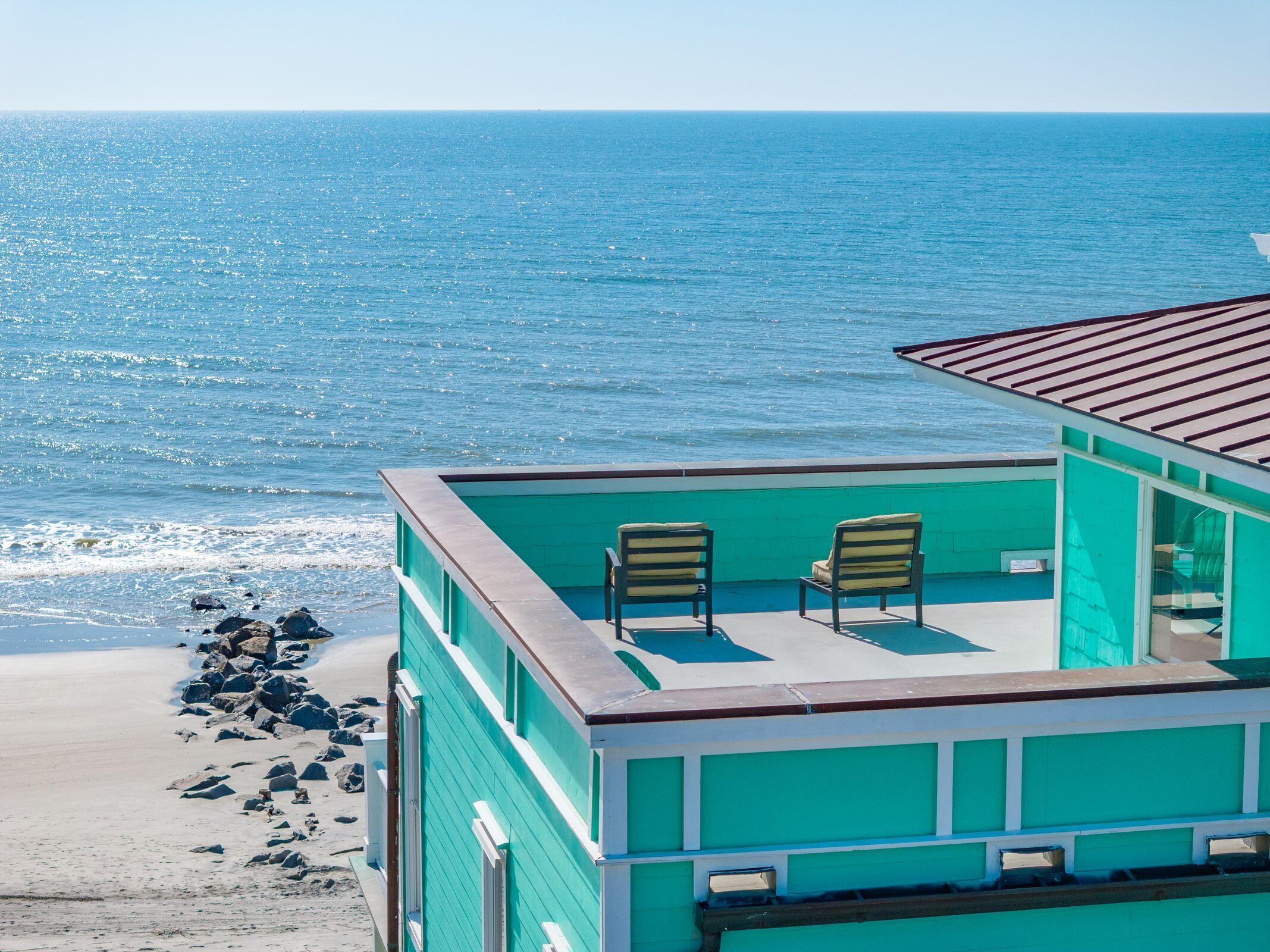 1699 East Ashley Avenue, Unit B Folly Beach, SC 29439 - Photo 4 of 85 1699EAshAve-KeenEyeMarketing-106