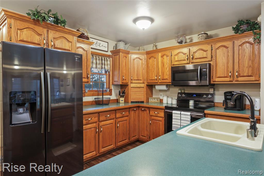 6473 Sheridan Road Saginaw, MI 48601 - Photo 10 of 42 Gallery Image 10