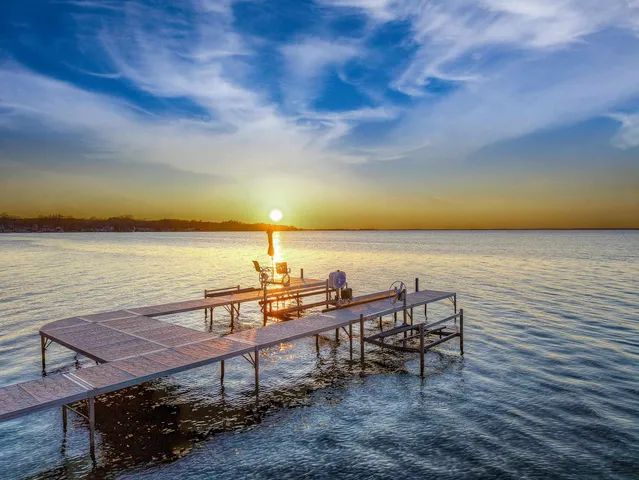 $1,890,000 | 3050 Waldwic Lane, Oshkosh, WI 54904