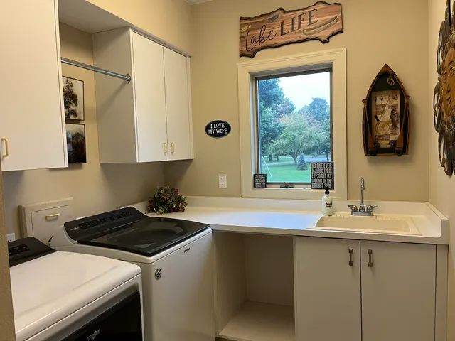 $1,890,000 | 3050 Waldwic Lane, Oshkosh, WI 54904