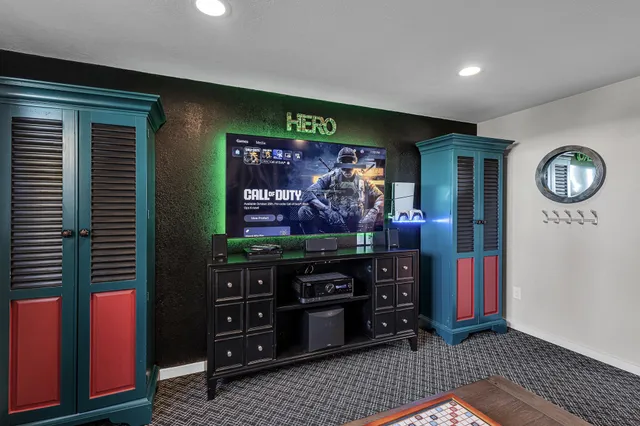 $1,890,000 | 3050 Waldwic Lane, Oshkosh, WI 54904