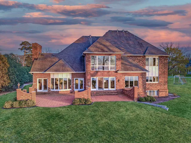 $1,890,000 | 3050 Waldwic Lane, Oshkosh, WI 54904