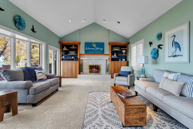 $1,890,000 | 3050 Waldwic Lane, Oshkosh, WI 54904