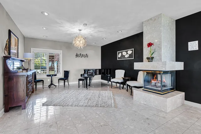 $1,890,000 | 3050 Waldwic Lane, Oshkosh, WI 54904