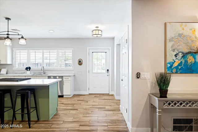 $575,000 | 2126 West Cambridge Avenue, Phoenix, AZ 85009