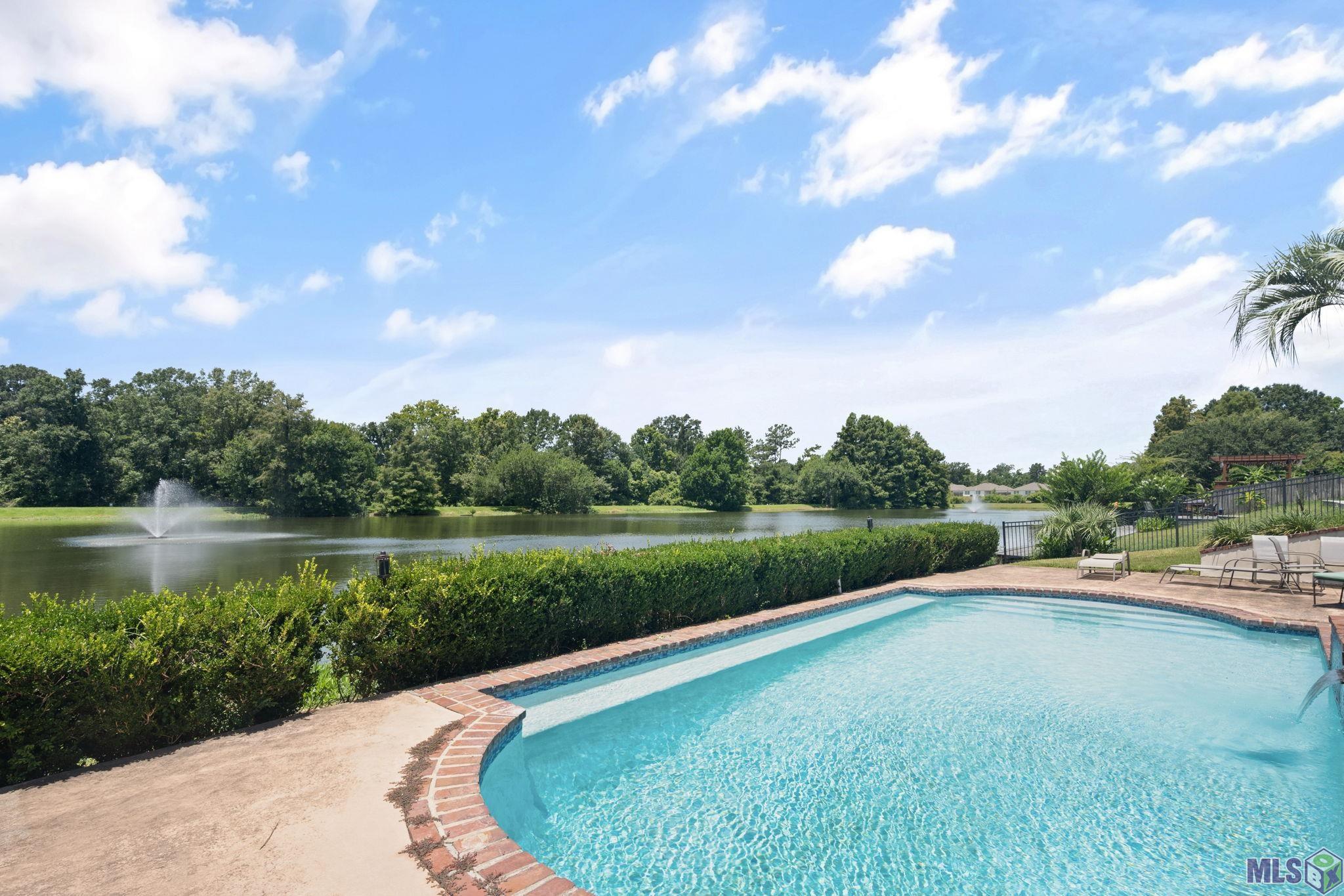 16924 Sunset Point Court Baton Rouge, LA 70816 - Photo 28 of 37
