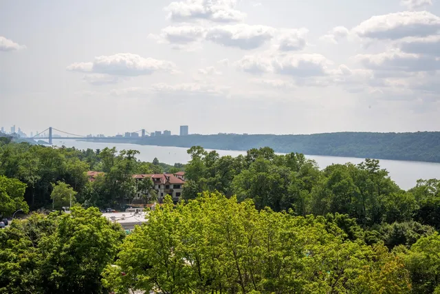 $775,000 | 5800 Arlington Avenue, Unit 7U | North Riverdale