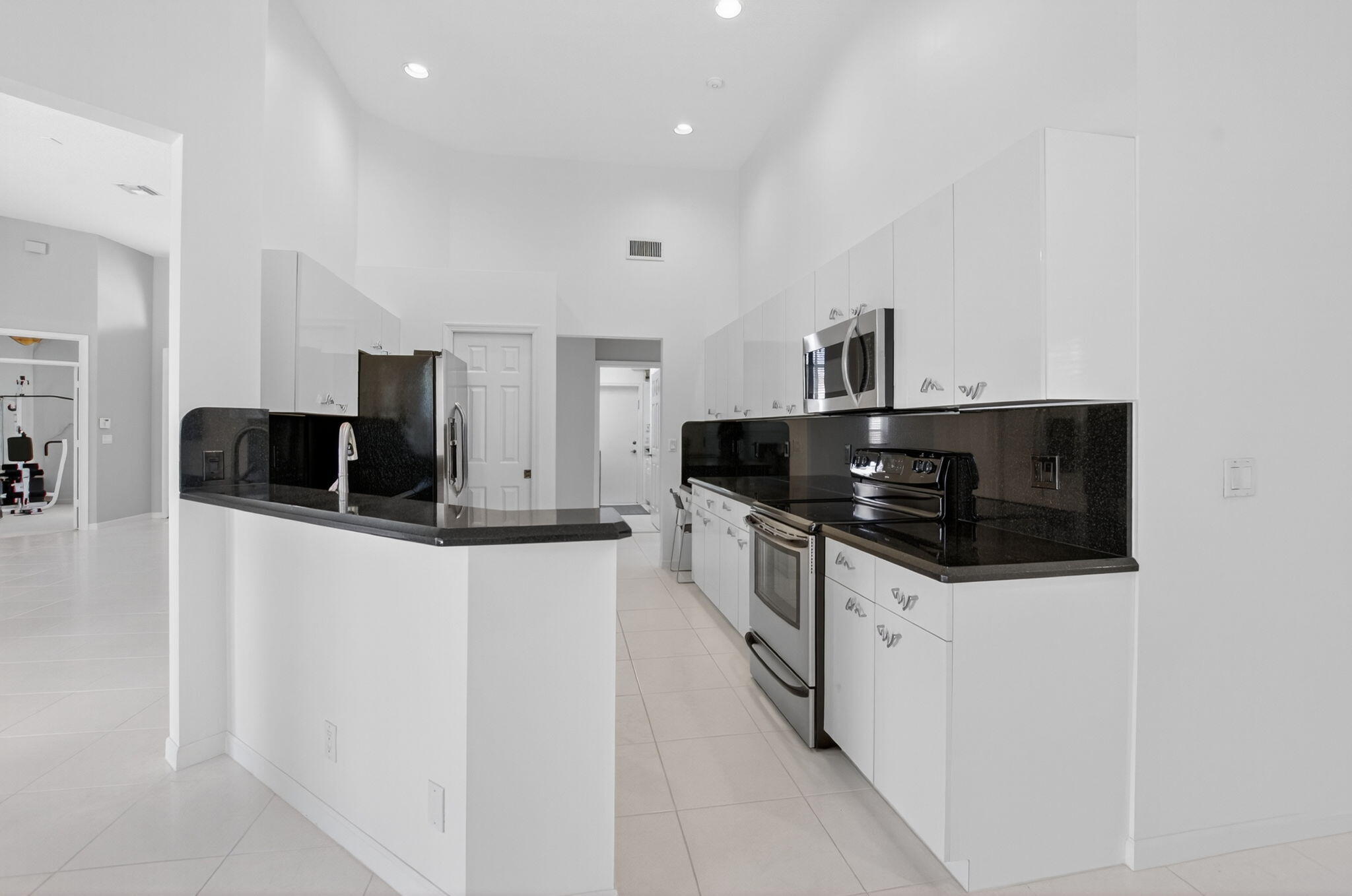 10028 Venezia Place Boca Raton, FL 33428 - Photo 10 of 40 16-web-or-mls-DSC_0404
