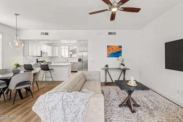 $2,200 | 2315 North 52nd Street, Unit 144, Phoenix, AZ 85008