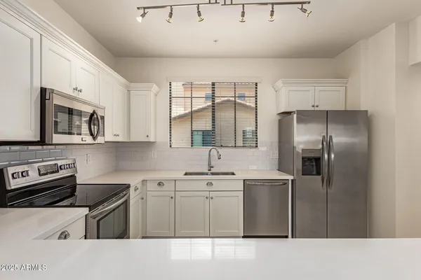 $2,200 | 2315 North 52nd Street, Unit 144, Phoenix, AZ 85008
