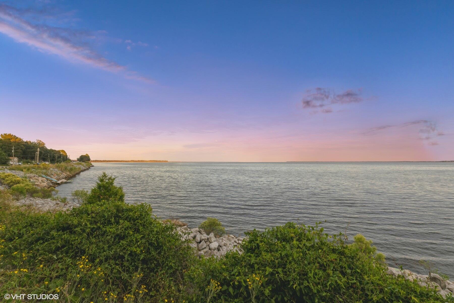 13000 Highway 20 Freeport, FL 32439 - Photo 21 of 31 a view of a lake and sunset