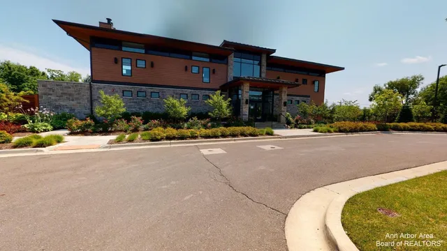 $3,400 | 2708 Spurway Drive South, Ann Arbor, MI 48105