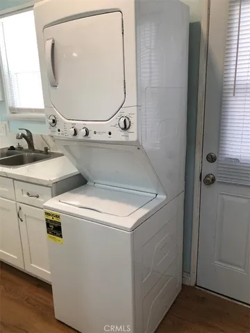 $1,950 | 1328 North Buena Vista Street, Burbank, CA 91505