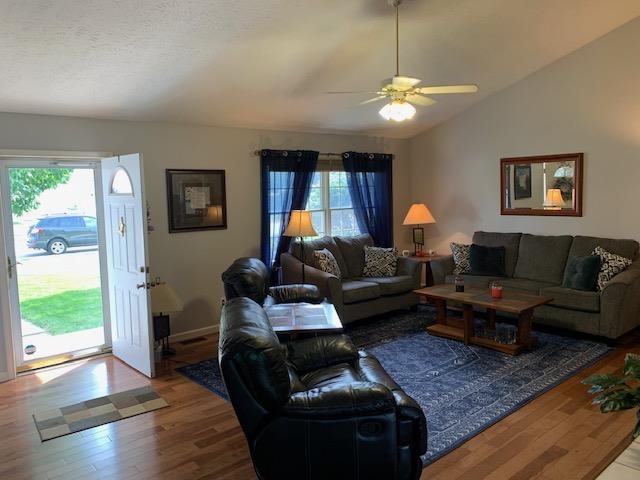 2409 Gander Road Springfield, IL 62711 - Photo 3 of 20