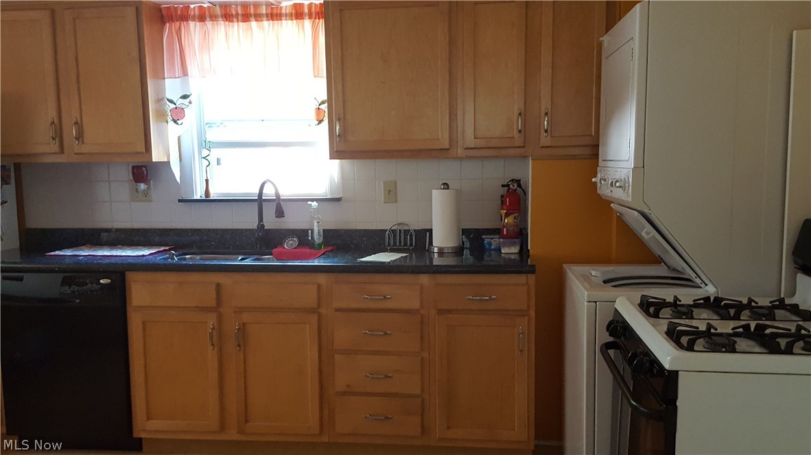 15700 Greenway Road Cleveland, OH 44111 - Photo 4 of 10 Gallery Image 4