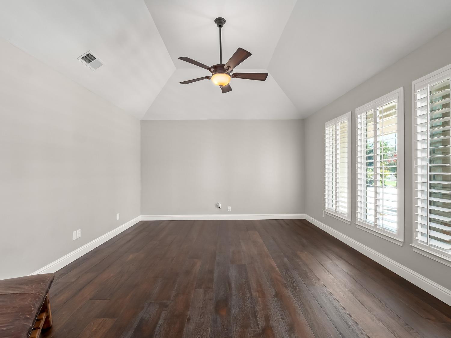 15622 West E Street Kerman, CA 93630 - Photo 12 of 43