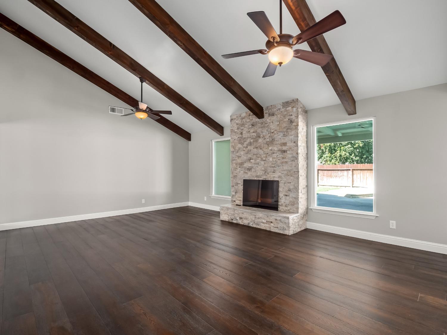 15622 West E Street Kerman, CA 93630 - Photo 17 of 43