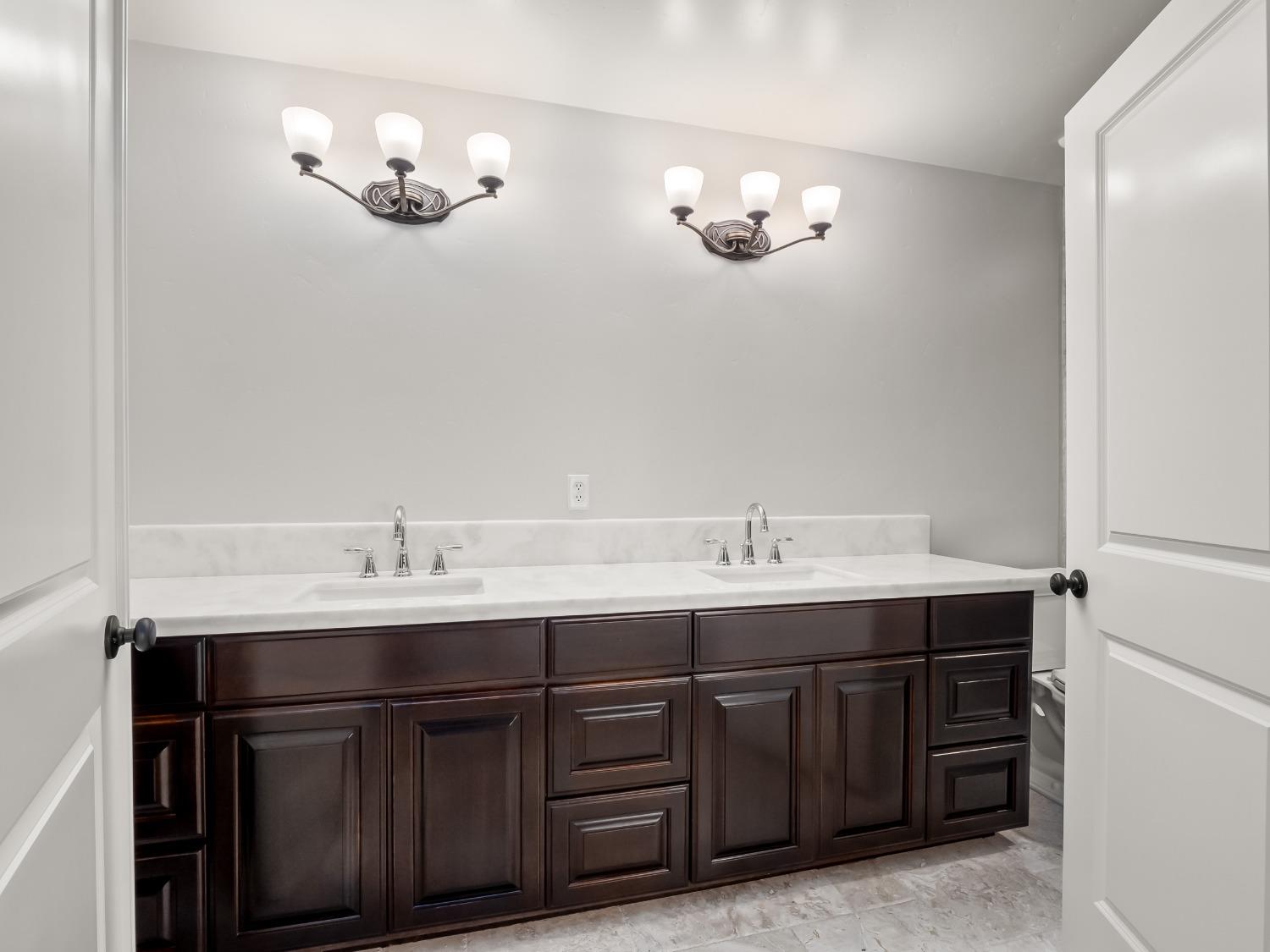 15622 West E Street Kerman, CA 93630 - Photo 35 of 43