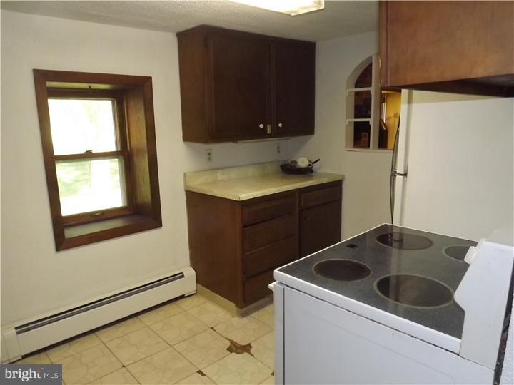 238 Golf Course Road Birdsboro, PA 19508 - Photo 8 of 20 Kitchen