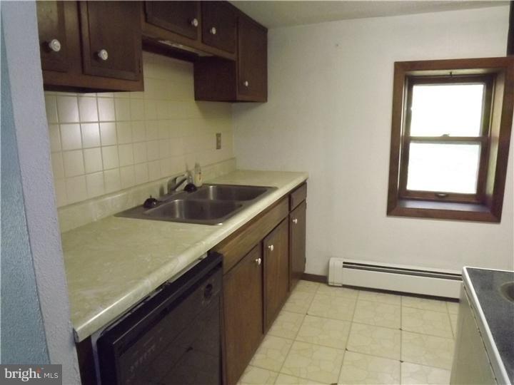 238 Golf Course Road Birdsboro, PA 19508 - Photo 9 of 20 Kitchen