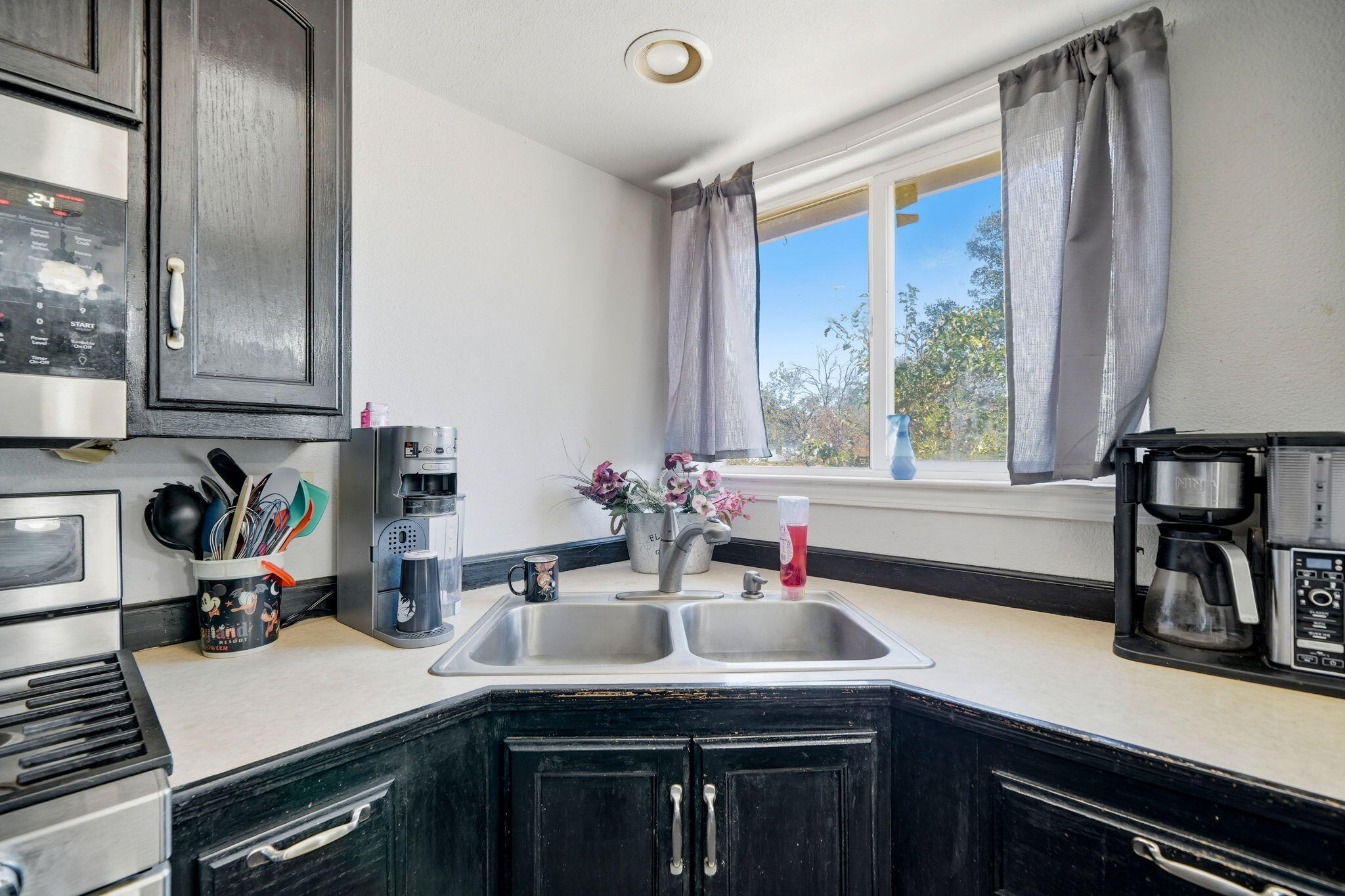 10095 Frazier Road Redding, CA 96003 - Photo 11 of 46 12-web-or-mls-IMG-12