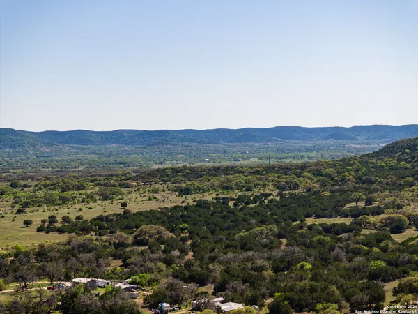 $579,000 | 816 Cornelius Road, Utopia, TX 78884