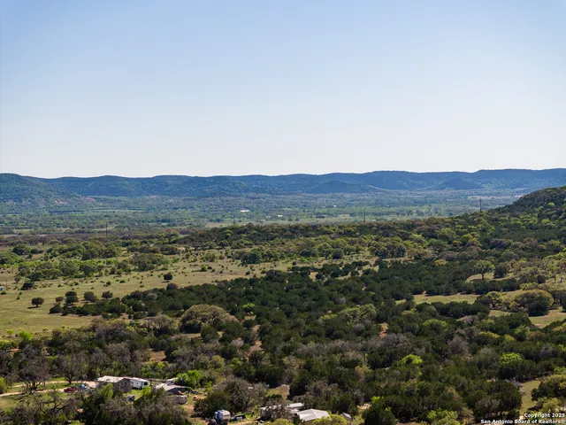 $579,000 | 816 Cornelius Road, Utopia, TX 78884