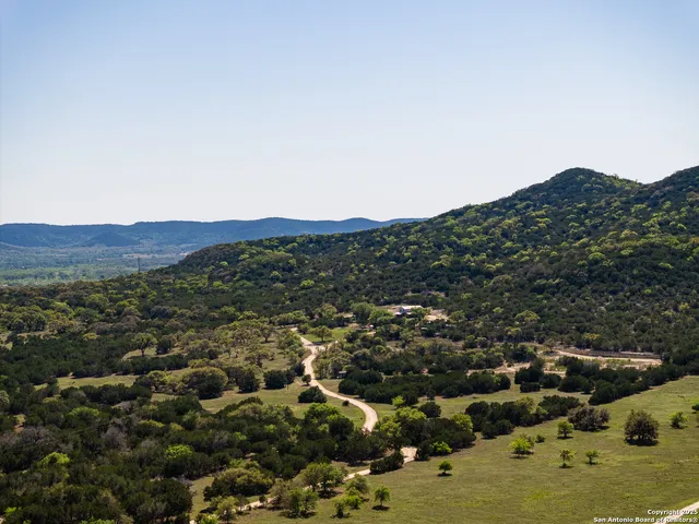 $579,000 | 816 Cornelius Road, Utopia, TX 78884