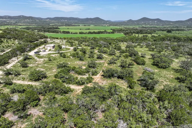 $579,000 | 816 Cornelius Road, Utopia, TX 78884