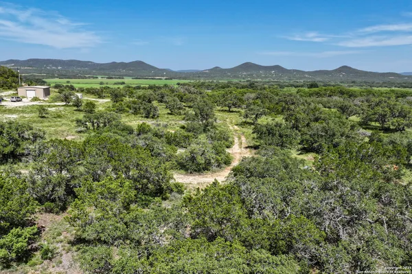 $579,000 | 816 Cornelius Road, Utopia, TX 78884