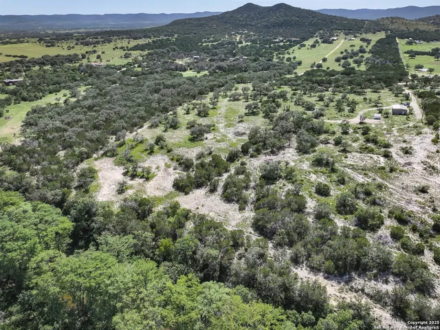 $579,000 | 816 Cornelius Road, Utopia, TX 78884