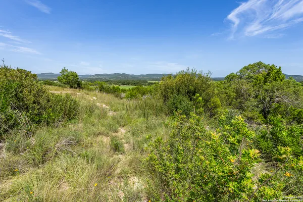 $579,000 | 816 Cornelius Road, Utopia, TX 78884