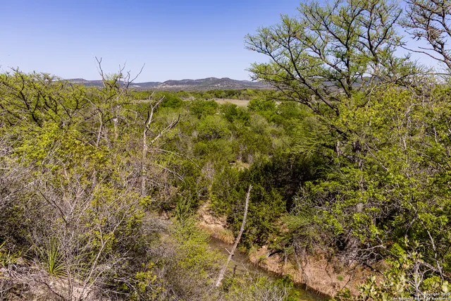 $579,000 | 816 Cornelius Road, Utopia, TX 78884