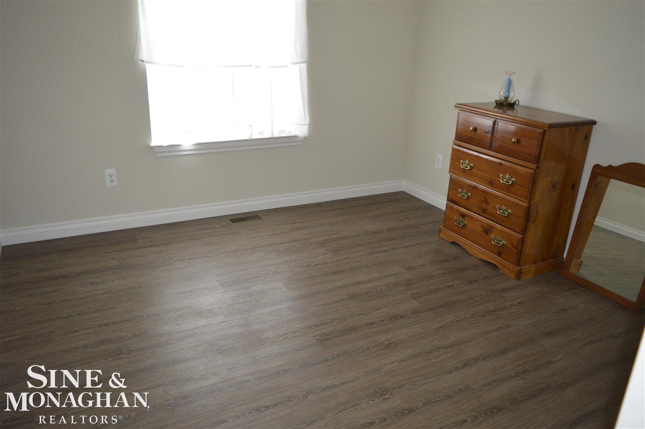 9538 Amy Road Algonac, MI 48001 - Photo 20 of 21 50069302-19.JPG
