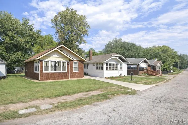 $34,900 | 1511 College Avenue, East St. Louis, IL 62205