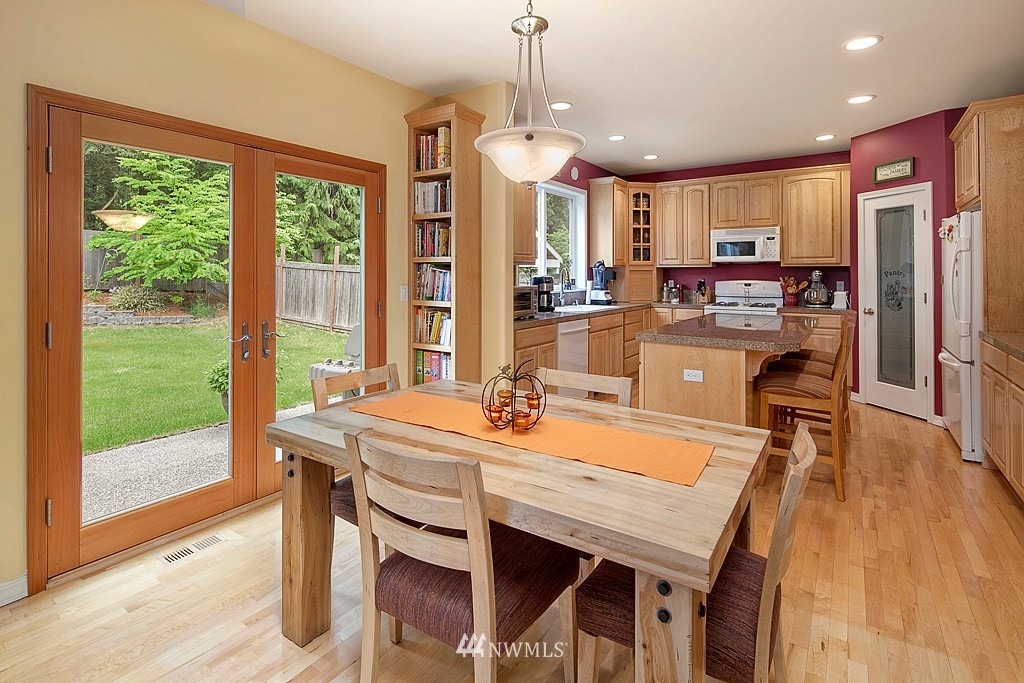 9017 240th Street Southwest Edmonds, WA 98026 - Photo 11 of 25 Gallery Image 11