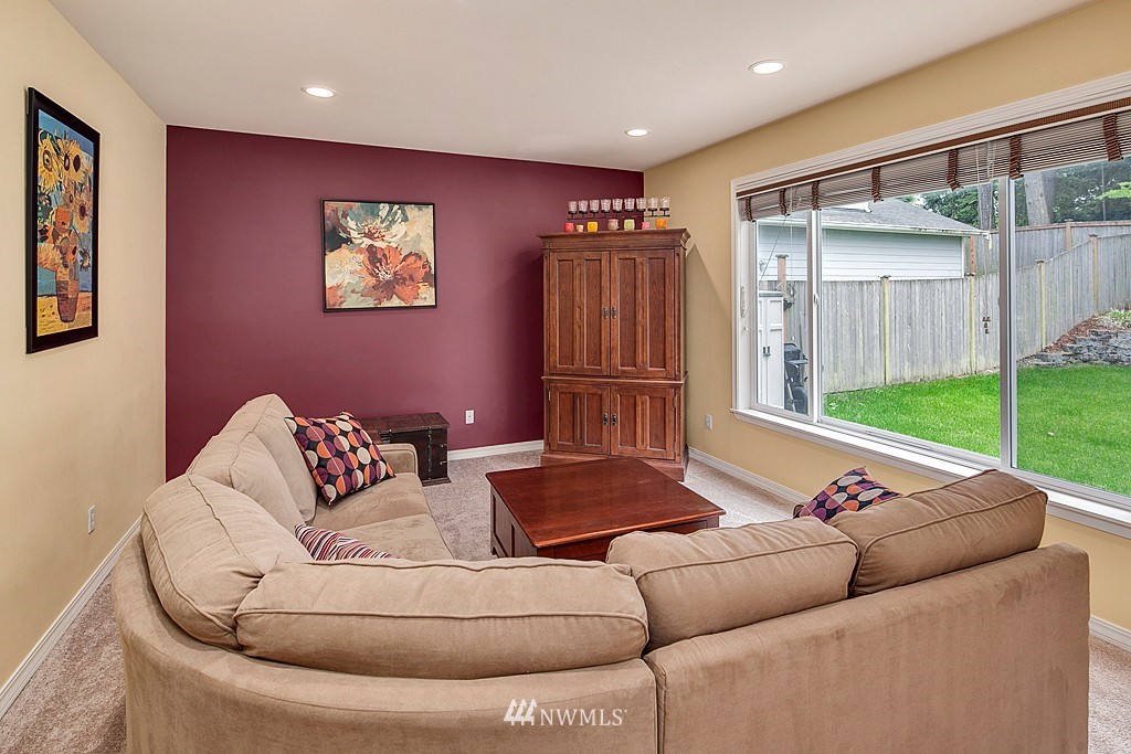 9017 240th Street Southwest Edmonds, WA 98026 - Photo 12 of 25 Gallery Image 12