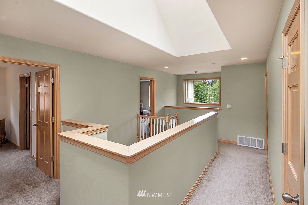 9017 240th Street Southwest Edmonds, WA 98026 - Photo 14 of 25 Gallery Image 14