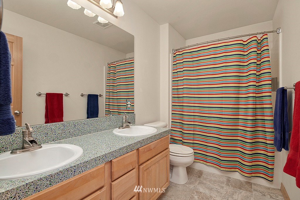 9017 240th Street Southwest Edmonds, WA 98026 - Photo 21 of 25 Gallery Image 21