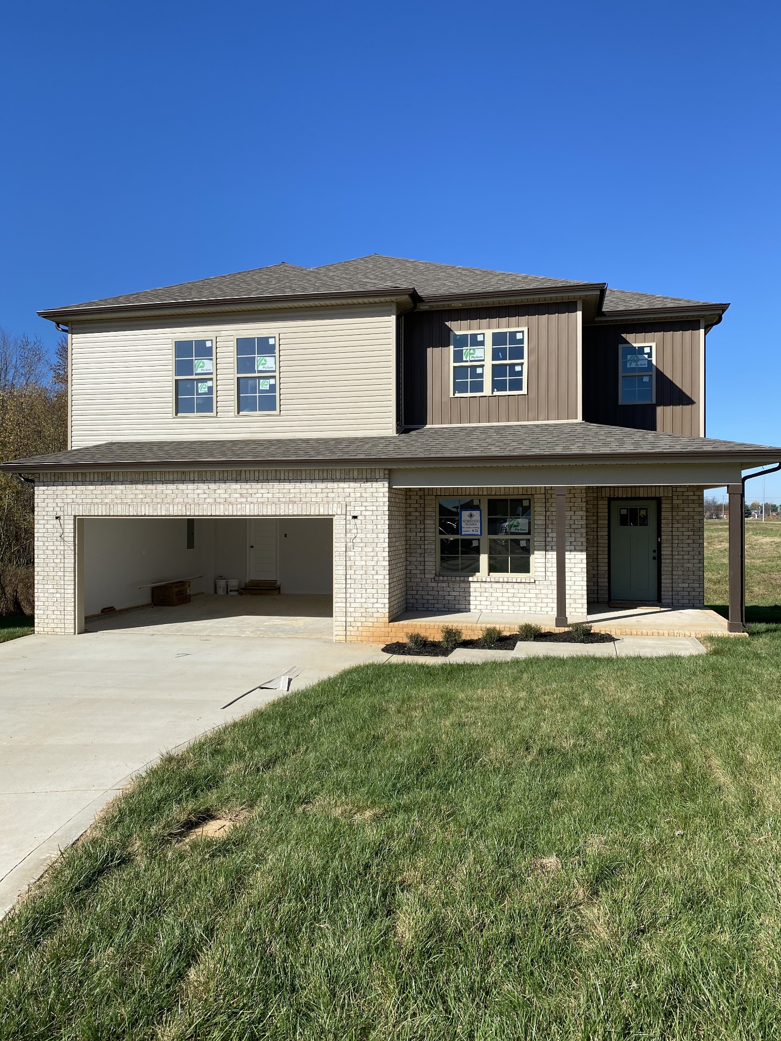 660 Elm Street Clarksville, TN 37040 - Photo 1 of 1 a house view with a outdoor space