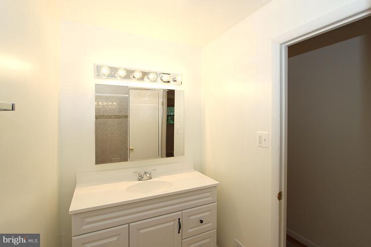 2725 Weller Road Silver Spring, MD 20906 - Photo 13 of 30 Bath