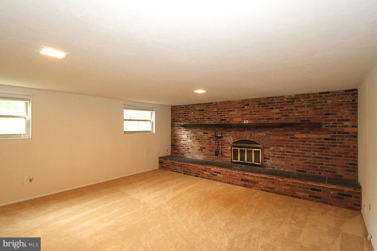 2725 Weller Road Silver Spring, MD 20906 - Photo 18 of 30 Family Room