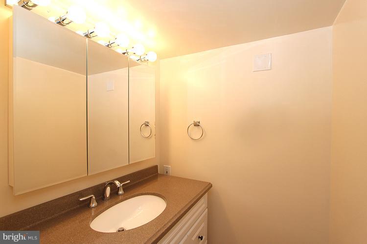 2725 Weller Road Silver Spring, MD 20906 - Photo 20 of 30 Bath