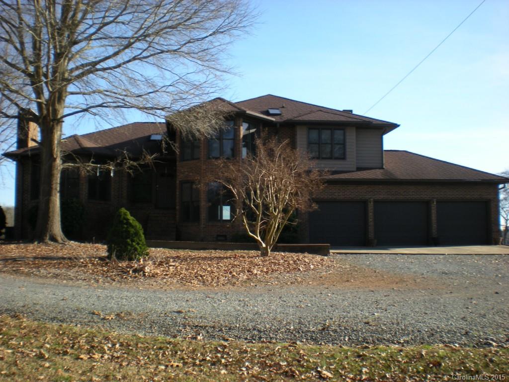 322 Lakeview Road New London, NC 28127 - Photo 2 of 24 Gallery Image 2