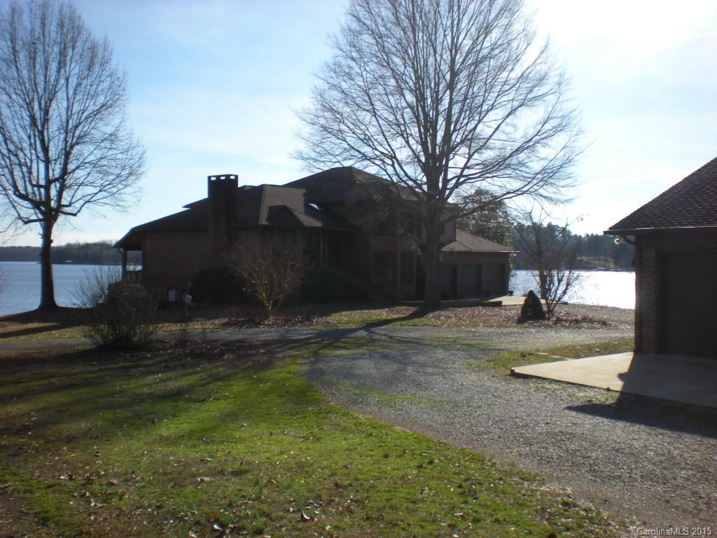 322 Lakeview Road New London, NC 28127 - Photo 4 of 24 Gallery Image 4