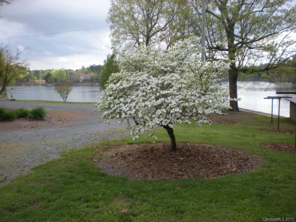 322 Lakeview Road New London, NC 28127 - Photo 6 of 24 Gallery Image 6
