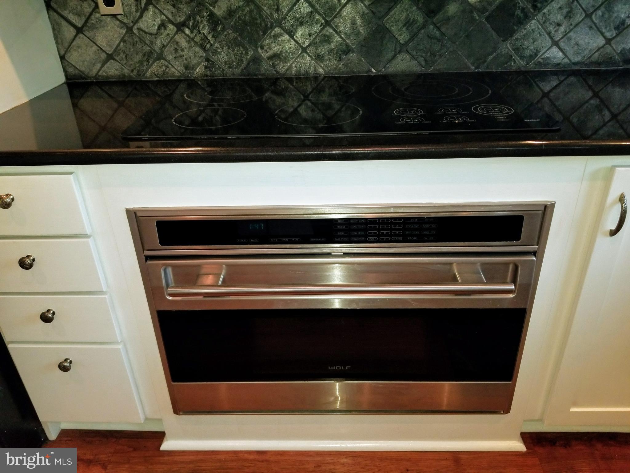 25 Ingham Way New Hope, PA 18938 - Photo 12 of 23 Wolf Oven
