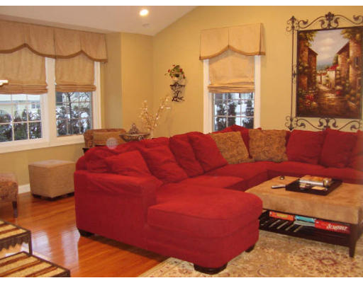 96 Drumlin Road Newton, MA 02459 - Photo 3 of 18