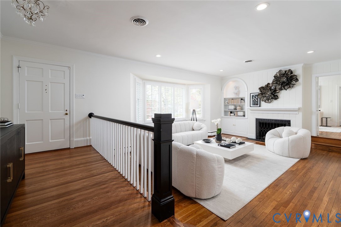 509 Gardiner Road Henrico, VA 23229 - Photo 11 of 42 Gleaming hardwood floors throughout